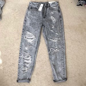 NEVER WORN American Eagle Mom jeans